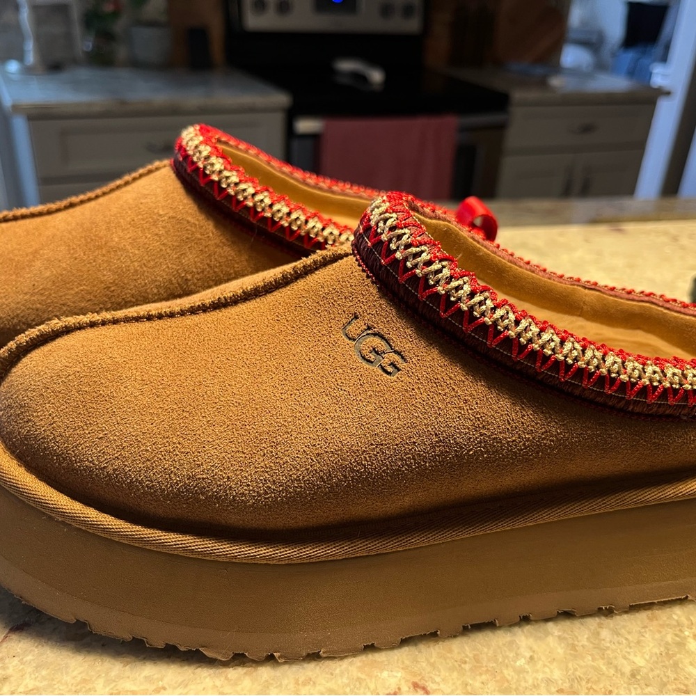 UGG Brown Shearling-Lined Slip-On Slippers with Red Trim - Picture 2 of 4